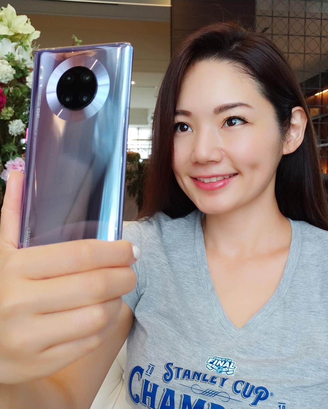 Ayanoのインスタグラム：「The best selfie camera of 2019 so far😆🤳✨ HUAWEI Mate 30 Proのフロントカメラ、今年発表されたスマホの中で一番盛れる🤩🤳✨ #huawei #huaweimate30pro」
