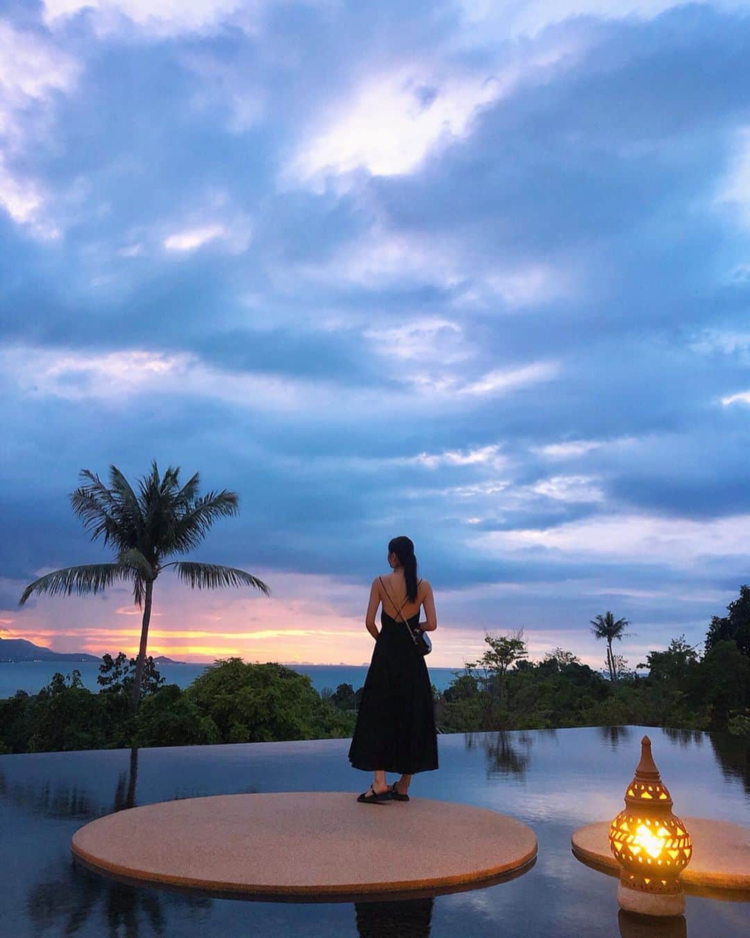 大伴理奈さんのインスタグラム写真 - (大伴理奈Instagram)「Sunset. サンセット前に土砂降りになったから 見れないかなって思ったけど ギリギリ晴れて これもまた綺麗だった🌅😊 #THAI美人 #タイ国際航空 #samui #サムイ島 #Thailand #ritzcarltonkohsamui」9月24日 19時48分 - rina_otomo