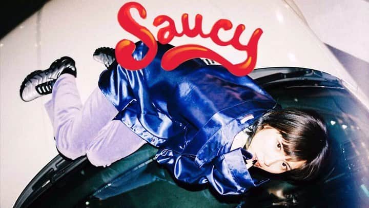 レイチのインスタグラム：「[New] Rei©︎hi / Saucy🍒  prod. Lil Yukichi×Noconoco  この曲はスタジオセッションで 出来た曲で、 作ってる途中段階から お気に入りで大好きな曲。  早く皆に聴いて欲しかったー  リンクはプロフィールから 聞けるよ。 これが3曲目🙏 どういう事か分かったら 楽しみにしててね🤫💙」