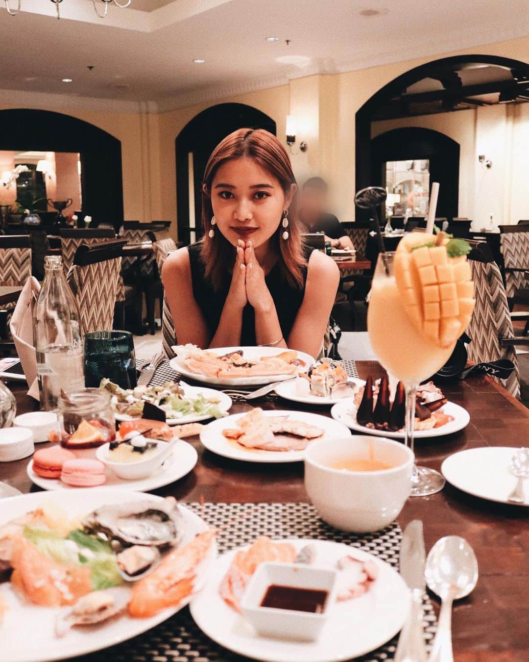 のインスタグラム：「. タイのホテルの夜ご飯美味しかった🥰❤️ . #タイ #旅行 #旅 #海外旅行 #バンコク #バンコク旅行 #アジア #アジア旅行 #タイ旅行」