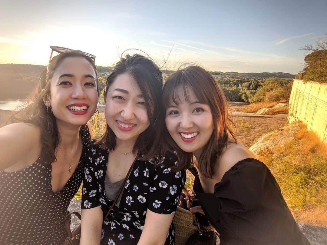 ベイカー恵利沙さんのインスタグラム写真 - (ベイカー恵利沙Instagram)「Meet up at France 🇫🇷 ❤️ なほとかよことフランスで合流して、 パリと南仏の旅🌾 パリからアヴィニヨン 今日はアヴィニヨンからニースへ 佳代子の #pixelで撮影  Googleピクセルの写真が本当に素敵で欲しくなった🥰」9月24日 20時17分 - bakerelisa