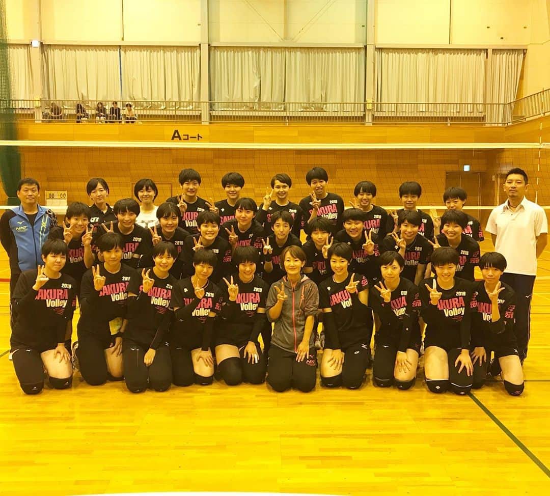 佐野優子のインスタグラム：「. victoryスポーツ教室で札幌北斗高等学校に お邪魔させていただきました🏫 . 素敵な生徒さん＆先生方でした◡̈⃝ᵗʱᵃᵑᵏઽ* . そして沢山助けて頂いたMCの若林さん、ありがとうございました😊 . . #札幌北斗高等学校 #victoryスポーツ教室  #ビクトリースポーツ教室  #volleyball #バレーボール #若林聖子 さん🎤」