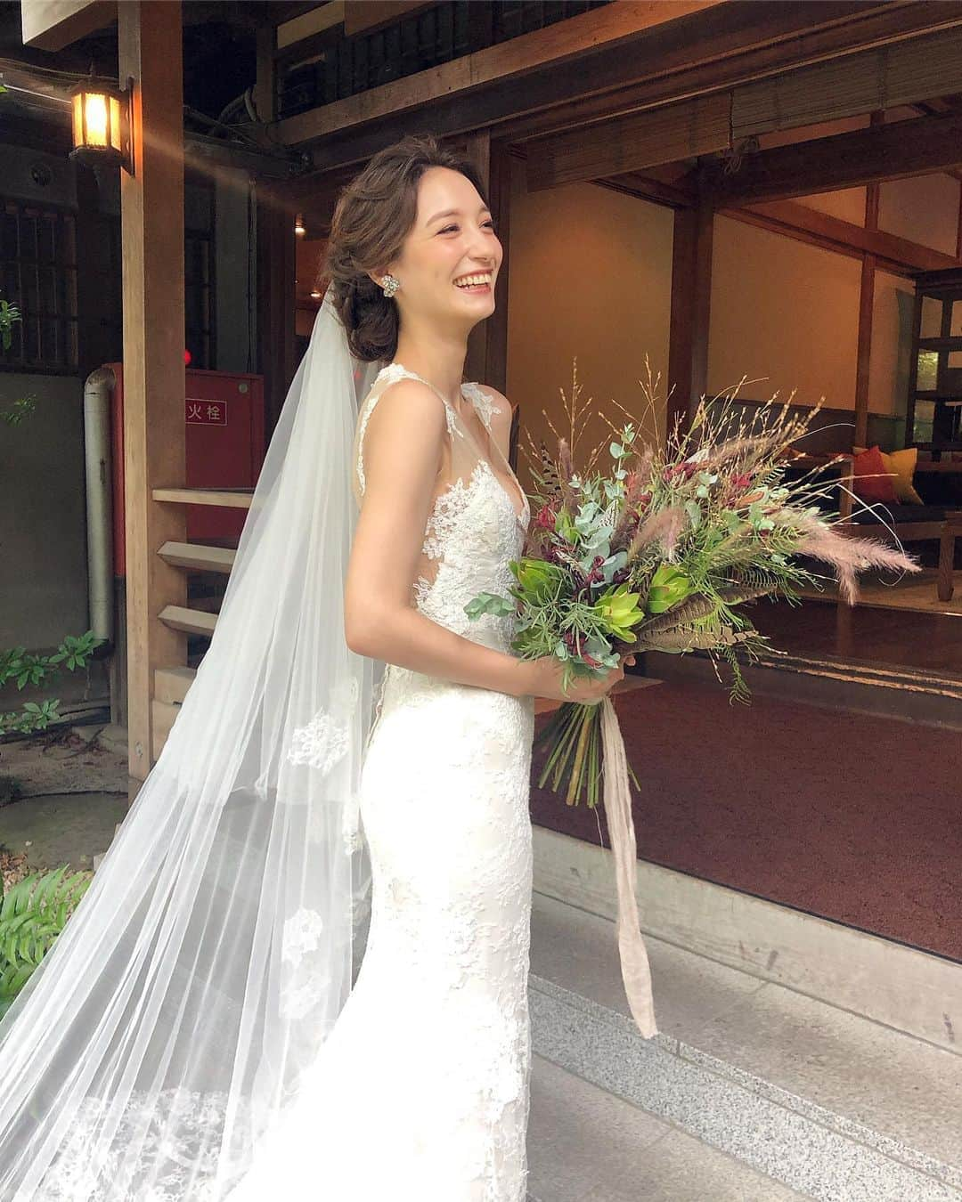 山神アリシアさんのインスタグラム写真 - (山神アリシアInstagram)「@soshuen_bridal in KOBE 👰 . . . . #wedding #bride #bridetobe #japan #kobe #蘇州園花嫁 #蘇州園 #神戸 #ウェディング #結婚式 #プレ花嫁 #ドレス #式場 #ブーケ #アリウェディング」9月24日 20時50分 - aliciayamagami