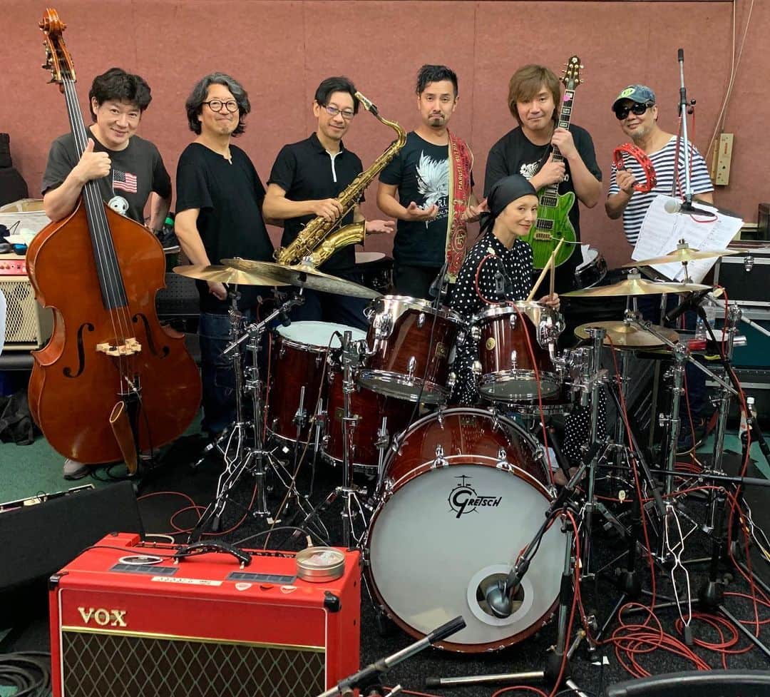のインスタグラム：「Takasaki Rehearsal. That work is proceeding smoothly!  #高崎音楽祭 #マリと高崎の神隠し #9.26 @土井孝幸 @久米大作 @竹上良成 @山内陽一朗 ＠福原将宜 @斉藤ノヴ @mari_natsuki  #NATSUKIROCK  #夏木マリ」