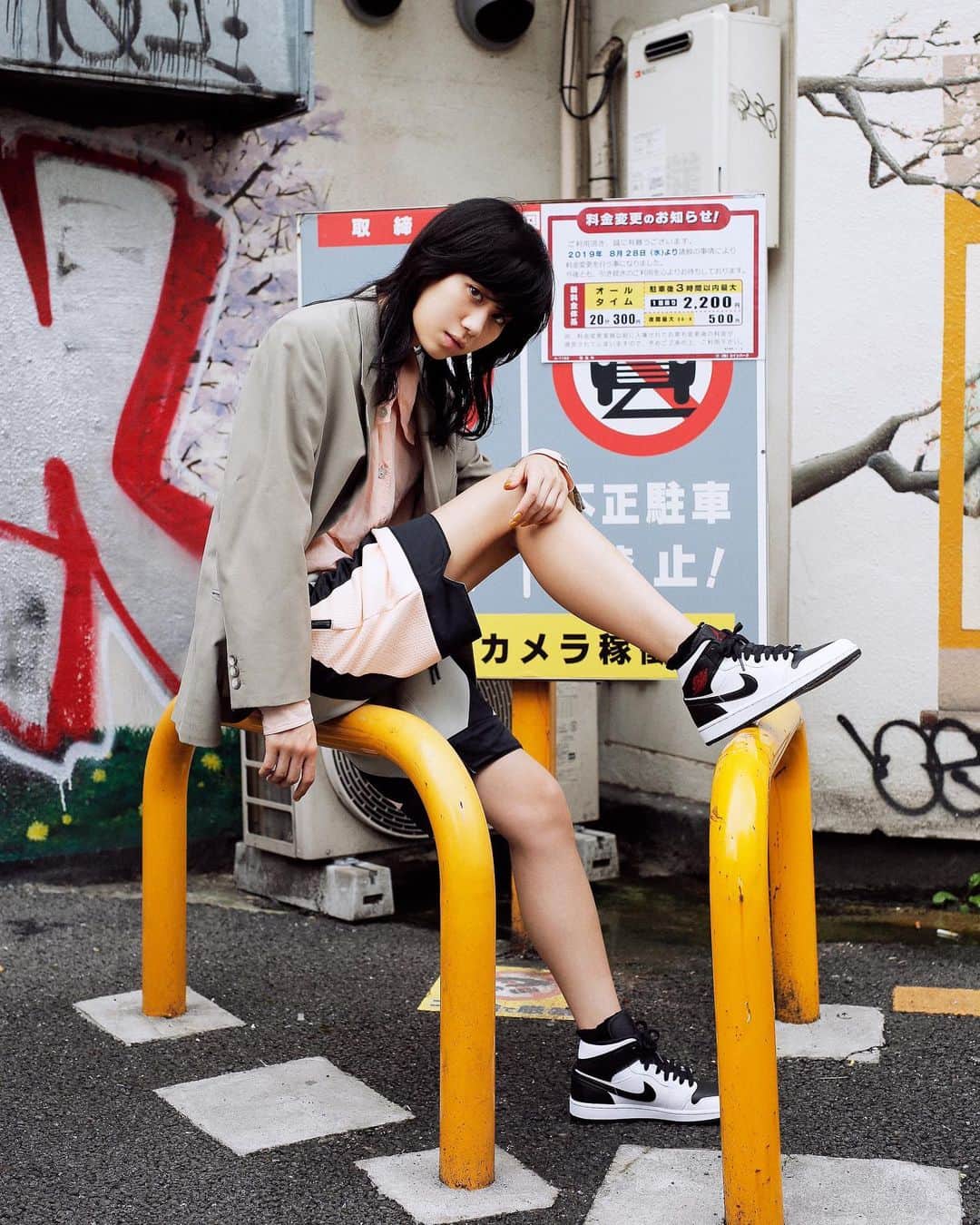 Droptokyoさんのインスタグラム写真 - (DroptokyoInstagram)「TOKYO STREET STYLE Name: @momokokawakita  Shoes: @niketokyo  #ジョーダン女子#ジョーダン#pr #droptokyo#tokyo#japan#streetscene#streetfashion#streetwear#streetculture#fashion Photography: @kyoheihattori」9月24日 21時09分 - drop_tokyo