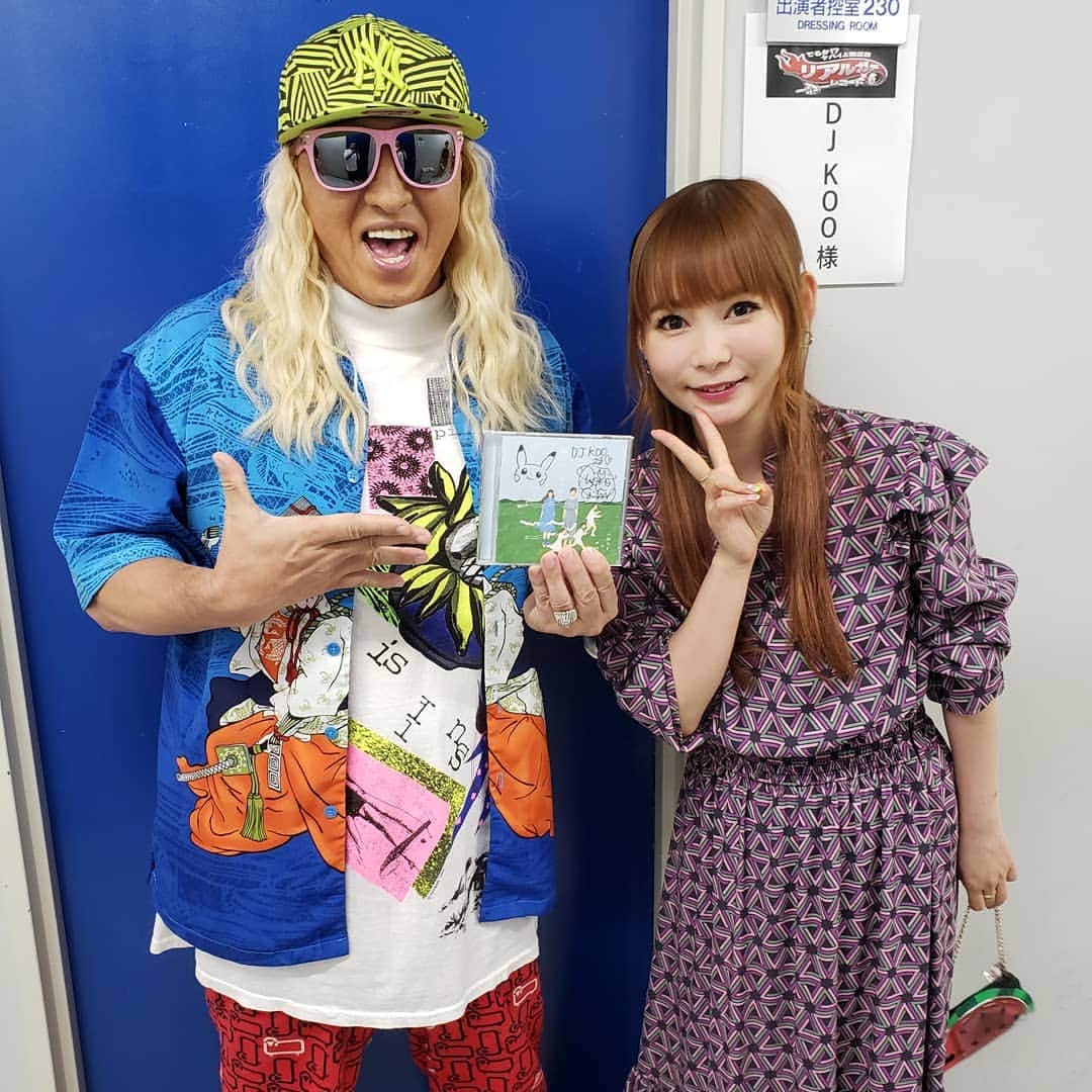 のインスタグラム：「#リアルガチレコード ！！アミーゴ × しょこたん！！激辛女王半端ない！！プルダックの辛さがマジでマジでヤバかった！！ しょこたんの頑張りが最&高でした！！ギガうれしす！！ #激辛 #出川哲朗 #鈴木亜美 #しょこたん  #小宮浩信 #アキラ100 #DJKOO」