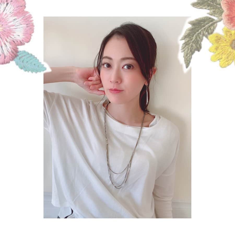 煌月爽矢のインスタグラム：「.﻿ .﻿ 先日から付けているまつ毛エクステ、今回はリニューアルオープンした北千住店に行ってきました！﻿ ﻿ ﻿ キャンペーン中でオフが無料なので、全てオフしてから…今回はチェリーブラウン×ブラックの秋色をチョイスしてみました♡﻿ ブラウン入ってるとナチュラル感が増しますね！﻿ 10月末までキャンペーンやってるとの事です♪﻿ ﻿ ﻿ 私はまつげの生え方に左右若干の差があるので右目55本、左目50本　Jカール9mm(*´ｪ｀*)﻿ ﻿ ﻿ そして、【トランスパレンマスカラトリートメント】というまつげ美容液も今回からデビューしました。﻿ これ一本でわざと束感出せたり、まつげ全体の潤い、接着部分のケアが出来てエクステが長持ちするのです₍˄·͈༝·͈˄₎◞ ̑̑ෆ⃛やた！﻿ ﻿ ﻿ ここ最近ずっとマスカラ要らず、本当に楽！！﻿ ﻿ ﻿  #PROCAREEyelash﻿ #プロケアアイラッシュ﻿ #まつエク﻿ #まつ毛エクステ﻿ #マツエクデザイン﻿ #eyelashes﻿ #植睫毛﻿ #北千住﻿ #カラーエクステ﻿ #カラーラッシュ﻿ #トランスパレンマスカラトリートメント﻿ #PLURECIL﻿ #プルレシル﻿ #プロテオグリカン﻿ #クリアマスカラ﻿ #まつ毛美容液」