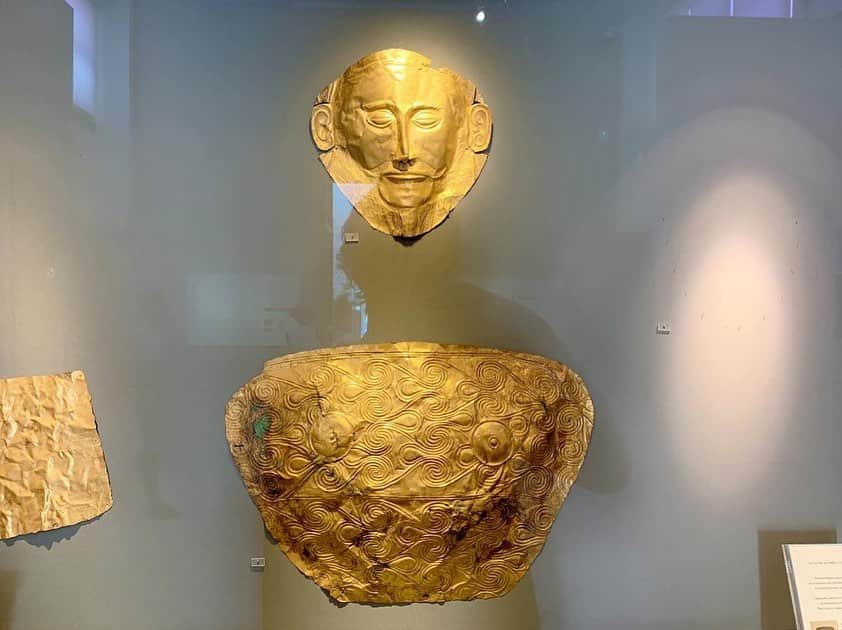 朝日放送「朝だ！生です旅サラダ」さんのインスタグラム写真 - (朝日放送「朝だ！生です旅サラダ」Instagram)「@e_n_n_a_ #アテネ国立考古学博物館 🏛 広い館内で日本ではなかなか観ることができないギリシャの古代遺跡から集められた貴重な遺物を鑑賞することができます☺️ まさに美術の教科書の世界。ギリシャ彫刻やレリーフはとても面白く、見入ってしまいました🔍👀✨ #クラシック期 や #ヘレニズム期 の彫刻は観ていてスケッチしたくなる‥💭 見どころ満載なので、アテネに来たらぜひ行ってみてください👩🏻‍🎨 _ #見どころ満載 #ギリシャの美術に触れる #ギリシャ彫刻 #レリーフ #ハートがいっぱい #NationalArchaeologicalMuseumofAthens #アテネ #Αθήνα #Greece #Ελλάδα _ #ABCテレビ #朝日放送テレビ #朝だ生です旅サラダ #旅サラダ #旅サラダガールズ #山代エンナ #イラストレーター #海外 #旅 #travel #trip」9月24日 21時04分 - tabisalad