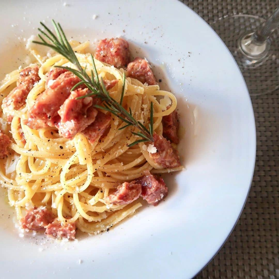 ベリッシモ・フランチェスコさんのインスタグラム写真 - (ベリッシモ・フランチェスコInstagram)「Cooking is love made Visible 👨‍🍳❤️Carbonara with “Cotechino Modena IGP” by Francesco Bellissimo Chef 🍝🇮🇹ベリッシモ風「コテキーノ」のカルボナーラを作っちゃいました！激ウマ過ぎた！😂👍パワーが付きます！🚀 #ベリッシモ #料理研究家 #francescobellissimo #chef #tvchef #celebritychef #cheftv #vip #consorziozamponecotechino #cotechino #cotechinomodenaigp #arigateu #italianfood #イタリア料理 #イタリア #イタリアン #poesiaincucina #signaturemenu #luxurylife #cucinaitaliana #iloveitalianfood #パスタ #carbonara #pasta #instafood #コテキーノ #世界くらべてみたら #bellissimochef #enjoyfood」9月24日 21時08分 - bellissimoyoshi