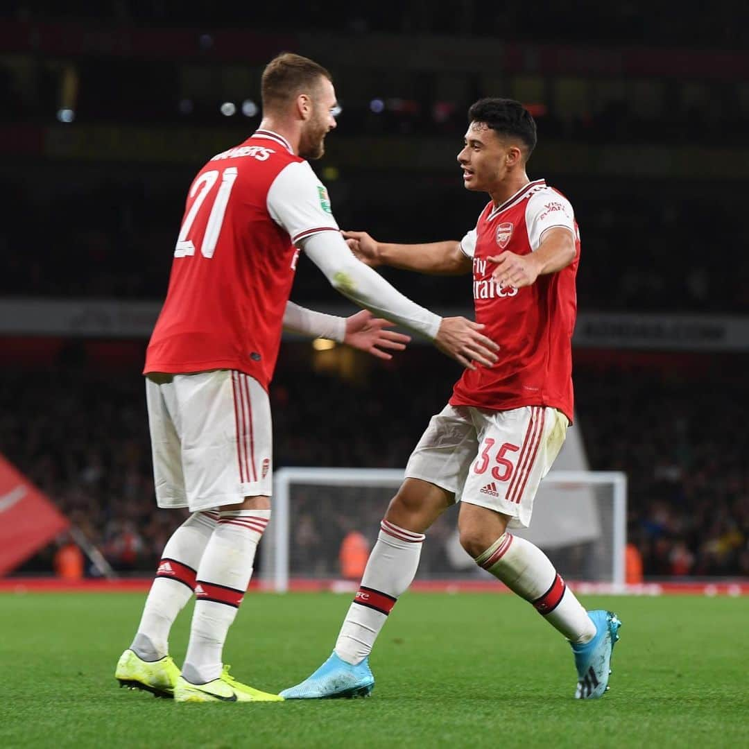 カラム・チャンバースさんのインスタグラム写真 - (カラム・チャンバースInstagram)「Thursday • Europa League • 3-0 • clean sheet ✅  Sunday • Premier League come back • goal ✅  Today • Carabao Cup win • 3 assists & clean sheet ✅  Pretty happy right now 😂👌🏼」9月25日 6時55分 - calumchambers95