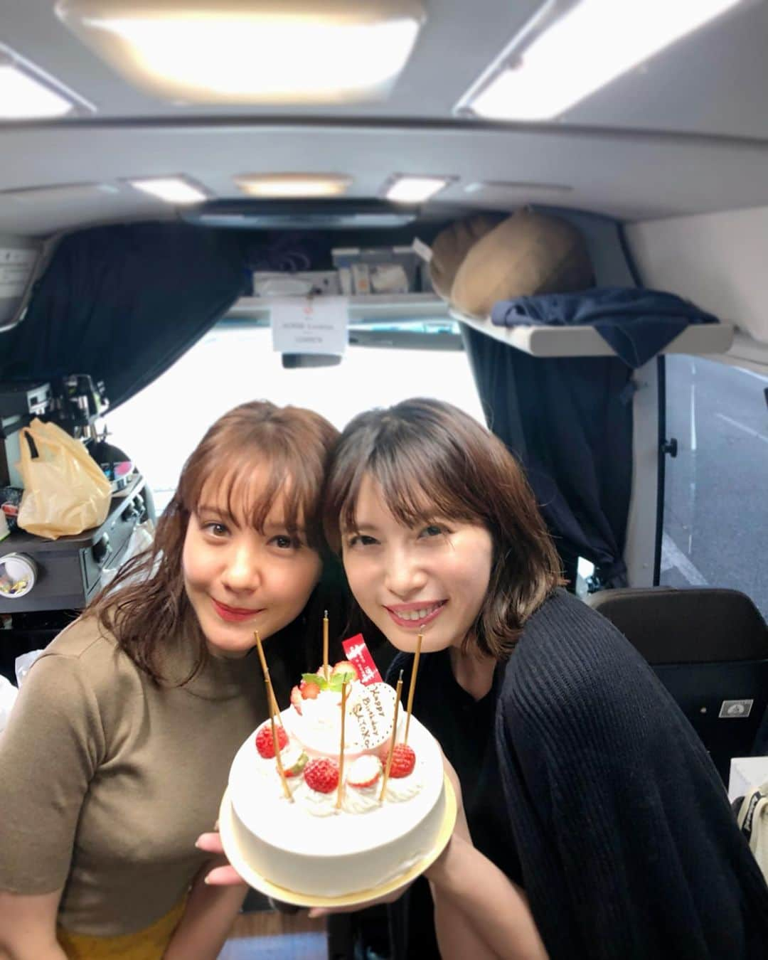 トリンドル玲奈さんのインスタグラム写真 - (トリンドル玲奈Instagram)「ツーショット🧡🙈 聡子さんにとって 幸せで楽しい1年になりますように♡  @miyatasatoko」9月25日 7時03分 - toritori0123