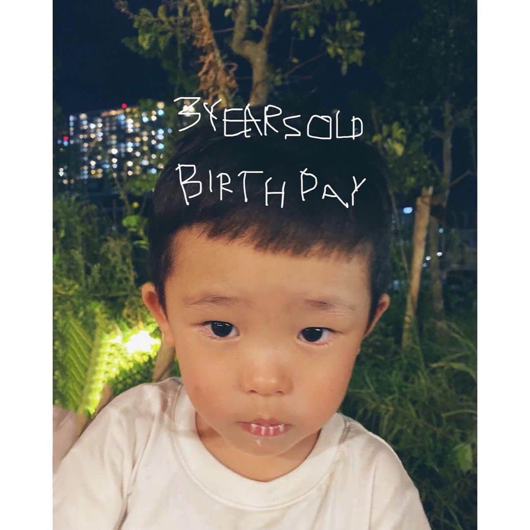 松本恵奈さんのインスタグラム写真 - (松本恵奈Instagram)「今日はとおきの3歳のお誕生日でした♡大きくなっていくのが少し寂しいような、嬉しいような複雑な気持ちの私。笑 いつまでもママのそばにいてね♡笑 #tohki #3歳」9月24日 23時20分 - ena1123