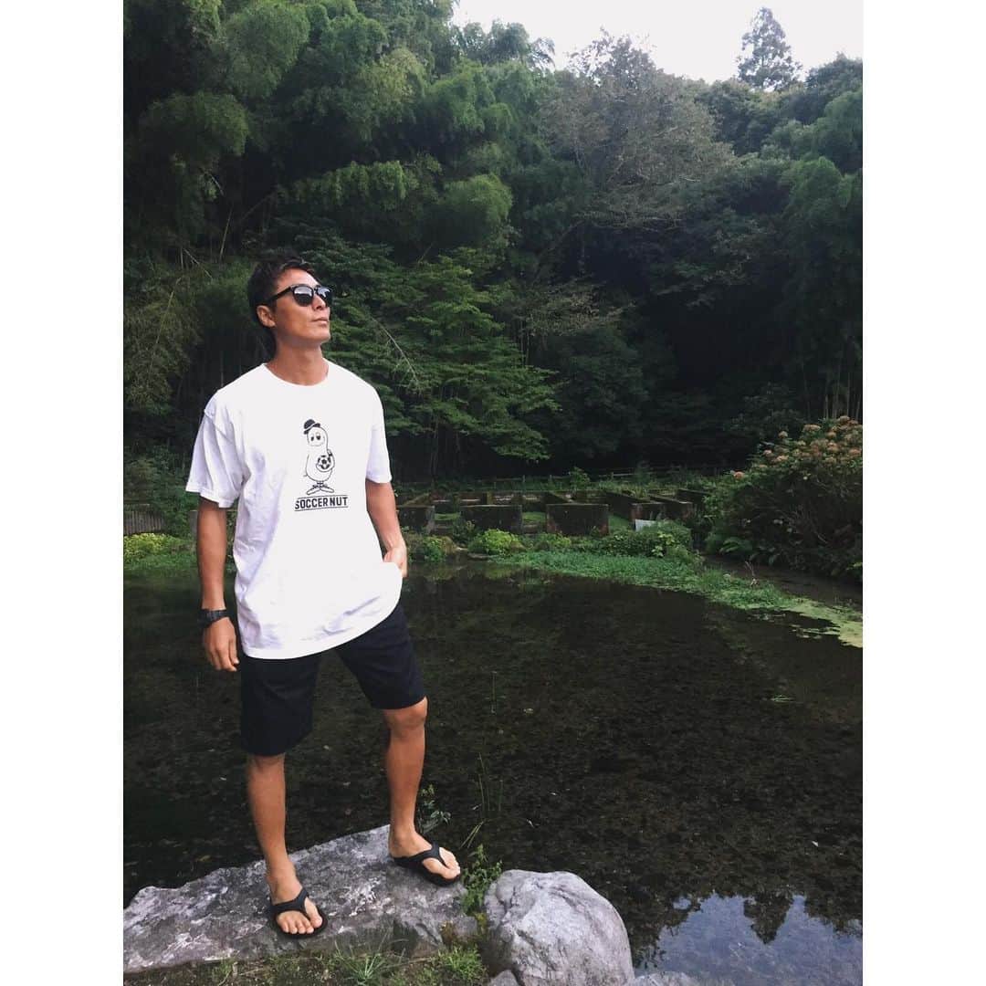 北野貴之さんのインスタグラム写真 - (北野貴之Instagram)「大山名水巡り。 御神水。本宮の泉。天の真名井。桝水地蔵尊の名水。 多くの湧き水が豊かにある鳥取県。 何カ所もあるけど、ここの湧き水が好みとかありました！  #サッカージャンキー#オーバーTシャツ」9月25日 0時04分 - takashi_kitano