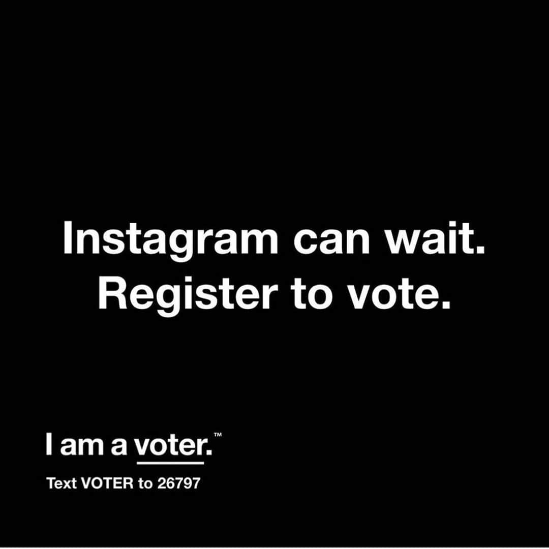 ソフィア・ブッシュさんのインスタグラム写真 - (ソフィア・ブッシュInstagram)「Y’all! Did you know that it’s #NationalVoterRegistrationDay?! Yup. Text VOTER to 26797 to register/make sure you’re registered/get all the election information you need! #IAmAVoter #Vote」9月25日 0時37分 - sophiabush