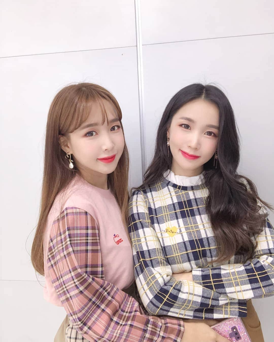 ウェイ のインスタグラム：「오늘 와주신분들 진짜 고마워요💗 또 좋은 추억 🤗 Another good memory.👭」