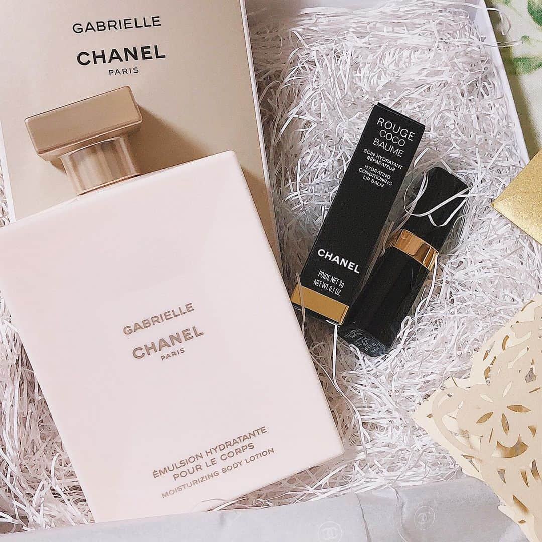 mami 宝島社さんのインスタグラム写真 - (mami 宝島社Instagram)「#chanel ♥️🛍 親友からの誕生日プレゼント🥰」9月25日 1時33分 - mm.920k