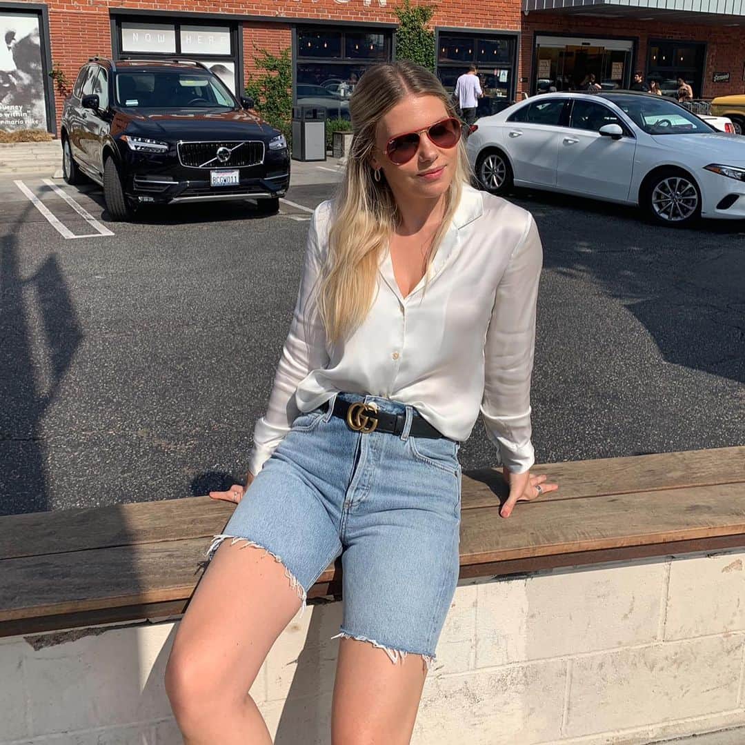 Chrissy Blairのインスタグラム：「Smart casual 🙇🏼‍♀️👖」