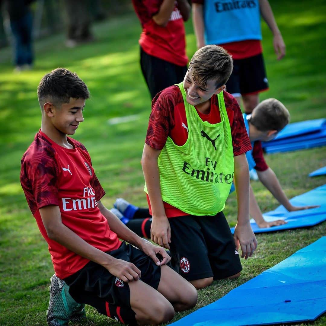 ACミランさんのインスタグラム写真 - (ACミランInstagram)「Tomorrow belongs to those who prepare for it today! 🔴⚫️ Our U-14’s working towards their future 🔜  #SempreMilan #MilanYouth」9月25日 1時55分 - acmilan
