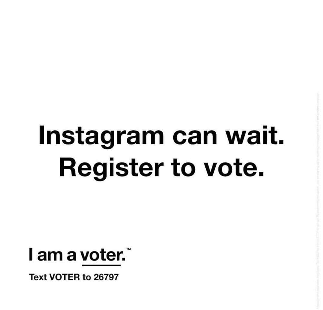 ケイト・ボスワースさんのインスタグラム写真 - (ケイト・ボスワースInstagram)「1 in 5 eligible Americans are not registered. Before scrolling further... please text VOTER to 26797 to make sure you’re registered and get important information about voting. 🖤 #NationalVoterRegistrationDay ... let’s change some things for our future generations.」9月25日 2時08分 - katebosworth