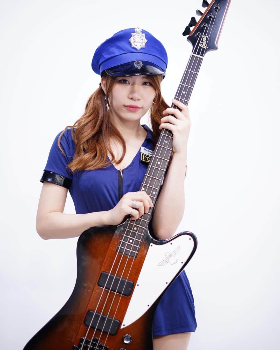 AKARIさんのインスタグラム写真 - (AKARIInstagram)「👮‍♀️ . . Twitter➡️akaringobass . . #dailylook #fashion #ootd #music #musician #bass #bassguitar #acdc  #bassist #japanesegirl #japan #follow #pink #koreanfashion #bassgram #groove #slapbass #basssolo #YouTube #youtuber #bass #ベース #ベース女子 #red #akaちゃんねる #gibson #polis」9月25日 4時30分 - akaringobass