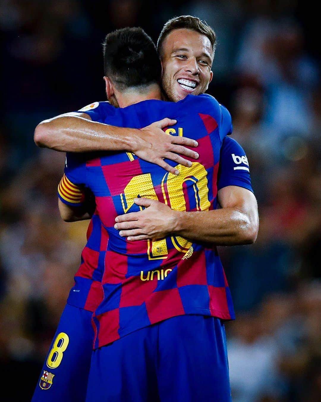 FCバルセロナさんのインスタグラム写真 - (FCバルセロナInstagram)「😱 What a goal 🚀 @arthurhmelo」9月25日 4時45分 - fcbarcelona