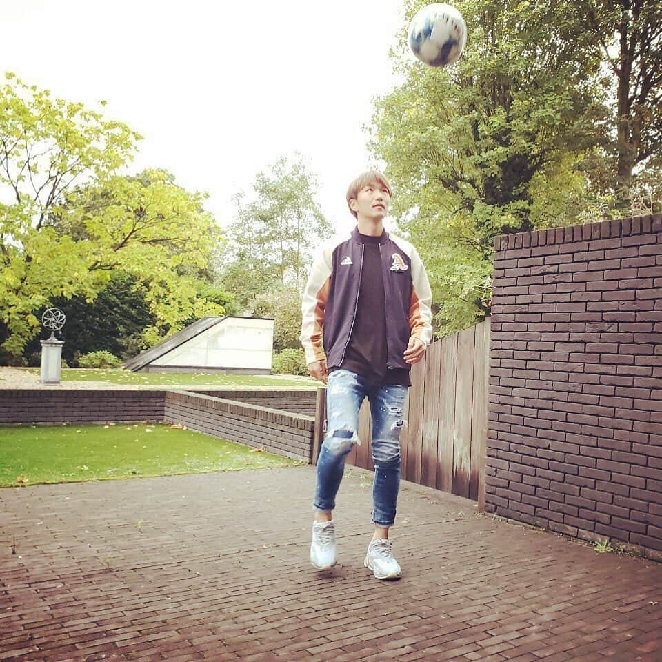 天野純のインスタグラム：「adidasの新作ジャケットめっちゃカッコ良いね👍🇧🇪🇧🇪🇧🇪🇧🇪 #ブレない思いを胸に刻もう #Werepresent @adidastokyo」