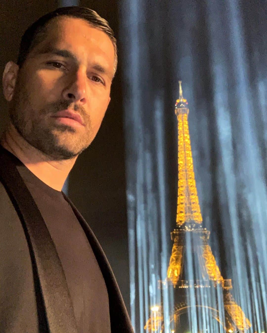 マルコ・ボリエッロのインスタグラム：「Bonsoir, Paris ❤️」