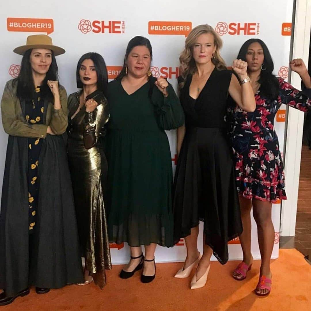 ダイアン・ゲレロさんのインスタグラム写真 - (ダイアン・ゲレロInstagram)「So proud to be a part of the @blogher event. I got to share a bit about me and most importantly got to present @activistmonicaramirez with the very well deserved Change Maker Award. It is our responsibility to elevate women who are doing the work and changing history! So lucky to know her and these amazing women!!! More to work to come... Wearing this wonderful ensembles by @cushnie」9月25日 6時32分 - dianexguerrero