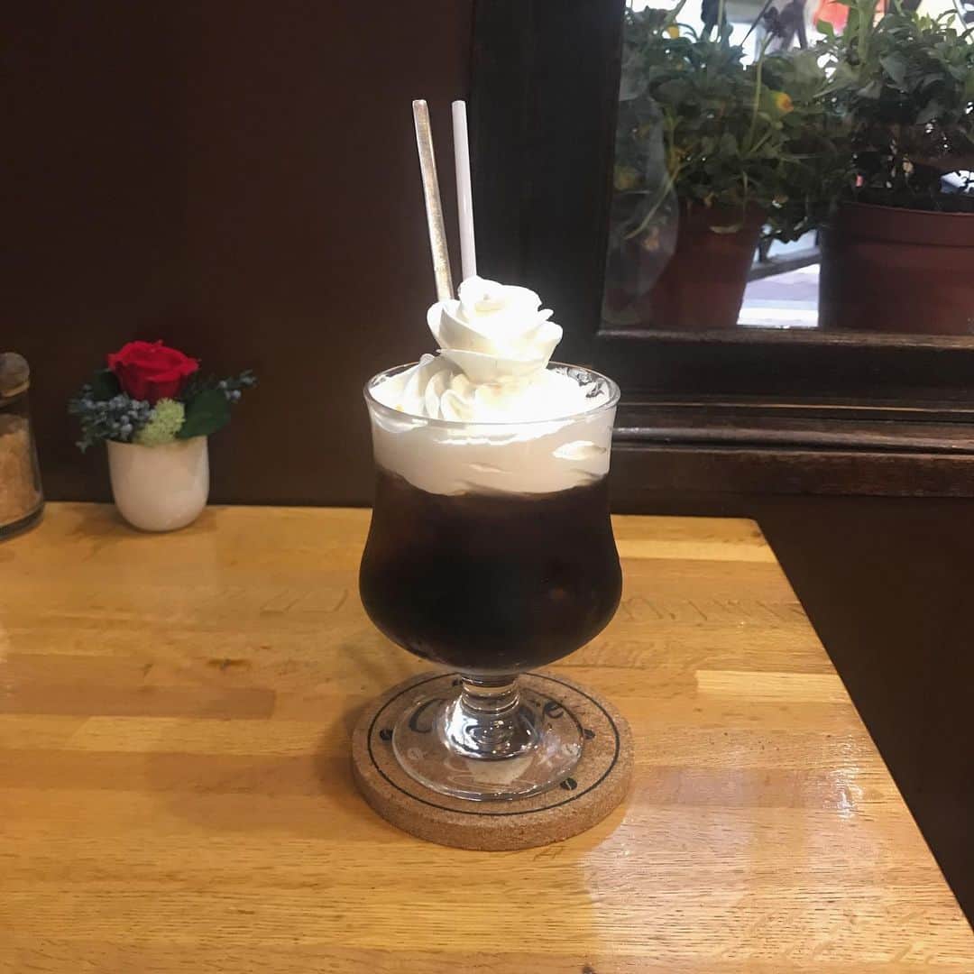 岡田ロビン翔子のグルメインスタ