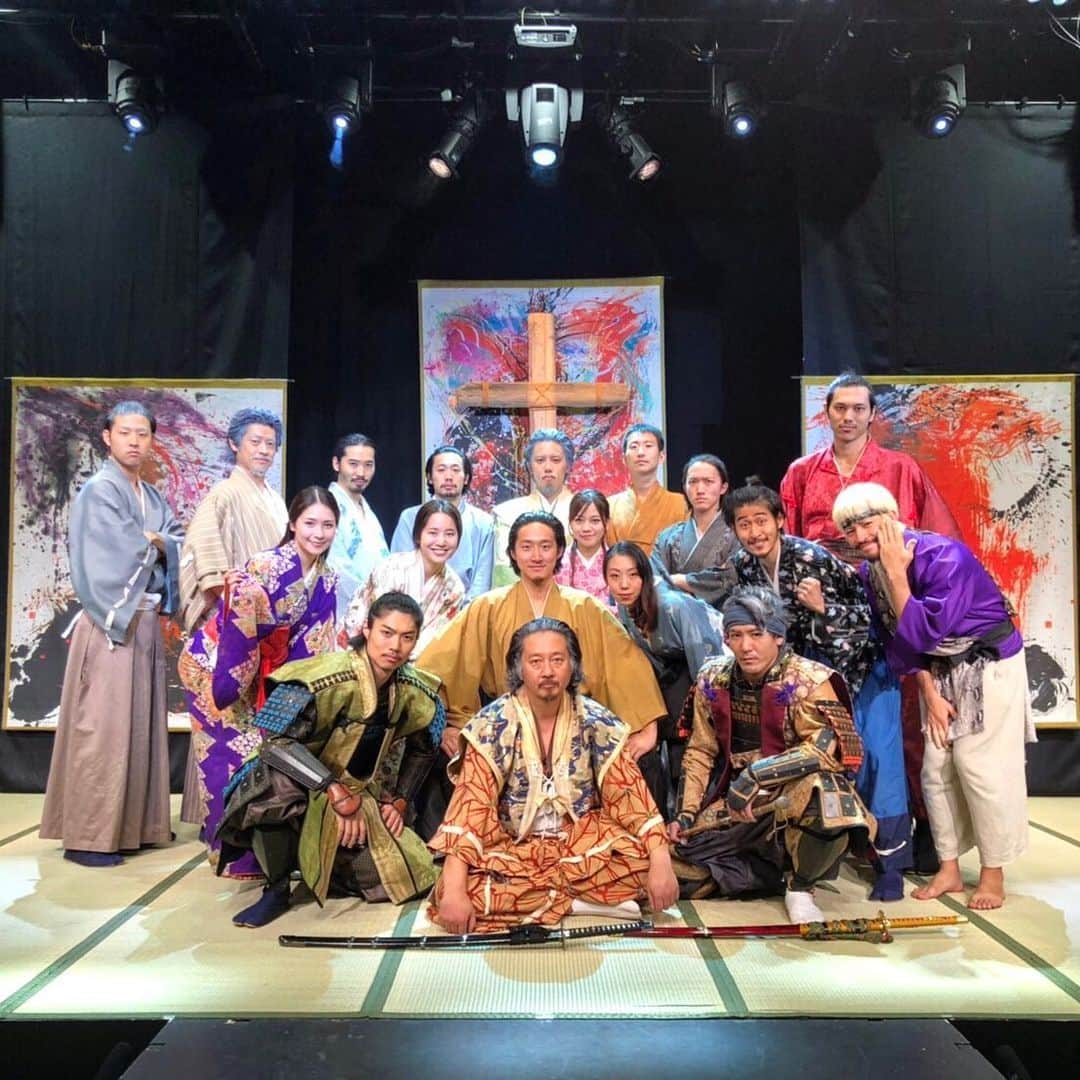 立花サキさんのインスタグラム写真 - (立花サキInstagram)「残り…八公演！！ あっという間に過ぎていきます。 今日もお客様へ愛が届きますように。  劇場へお越しくださる方々、 気をつけてお越し下さい！」10月24日 10時25分 - tachibanasakichaso