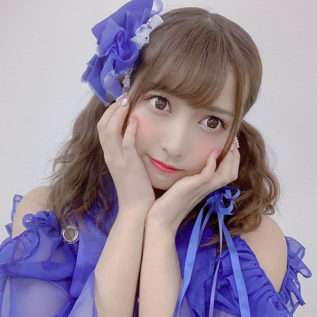 太田里織菜のインスタグラム：「. newシングル"未来航路"の新衣装♡ . 海や空をイメージして、青\( *´•ω•`*)/ 里織菜は担当カラー赤だからね似合うかなぁって思ってたんだけど、衣装さんがメンバーそれぞれに似合う青を選んでくれて、めっちゃ可愛くてお気に入りですっ♡ . #らぶどる　#らぶどる衣装　#アイドル衣装　#青衣装　#未来航路 #1126未来航路」