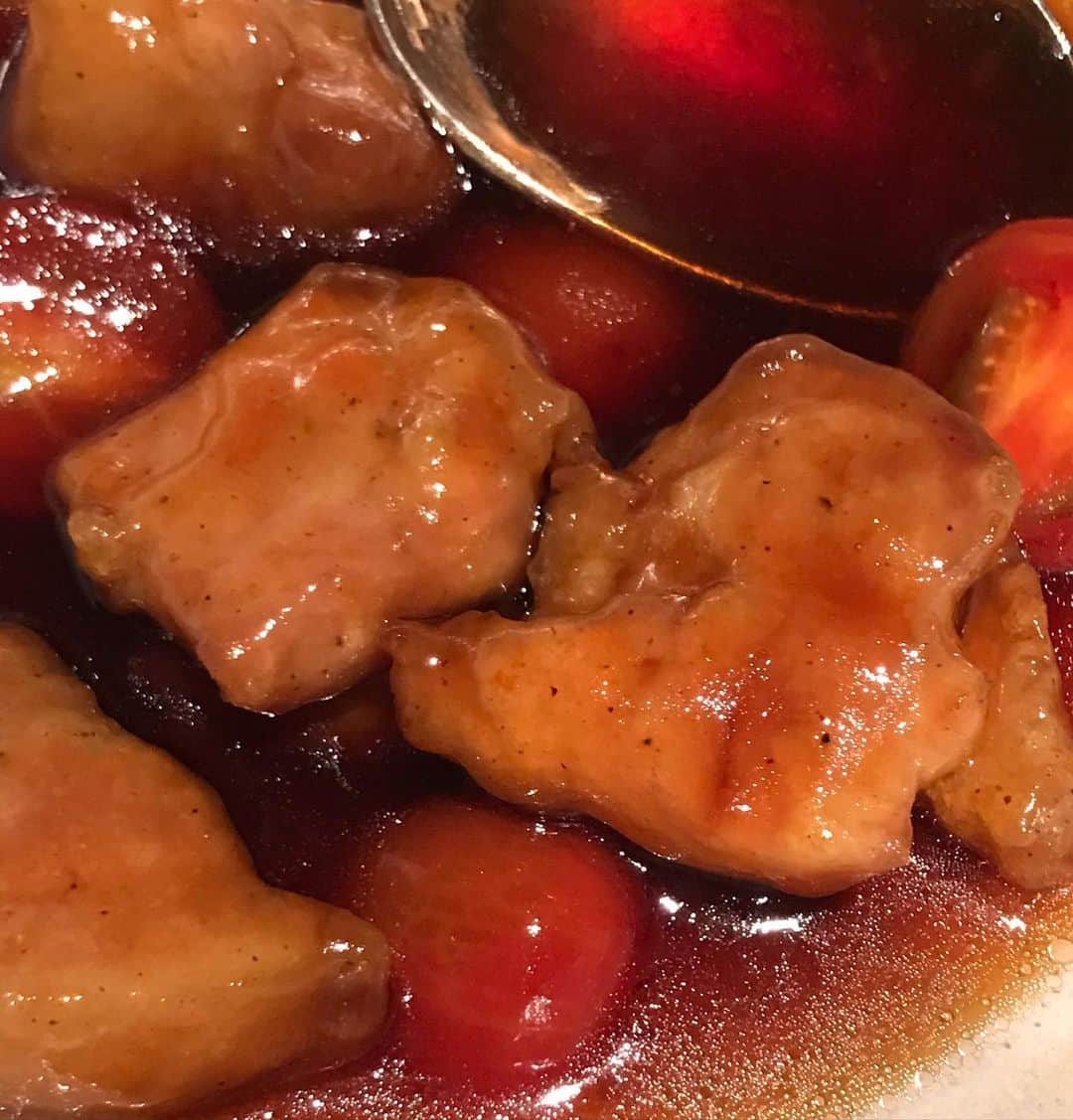 渡辺真起子さんのインスタグラム写真 - (渡辺真起子Instagram)「ある日の晩御飯。 酢豚。 “美味しい” いただきました。  中華が続きましたな。」10月24日 10時54分 - watanabe_makiko