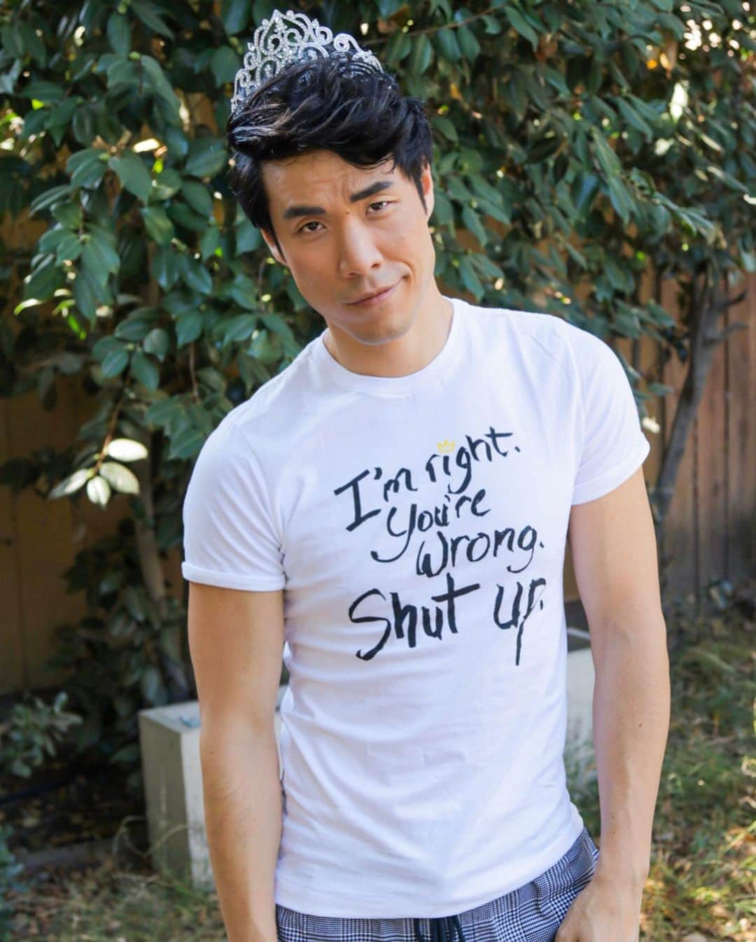 ユージン・リー・ヤンのインスタグラム：「By popular demand, the official Rank King 👑 t-shirt, designed in my own handwriting! (link in bio) Perfect for any occasion, because you’re always right. 😏」