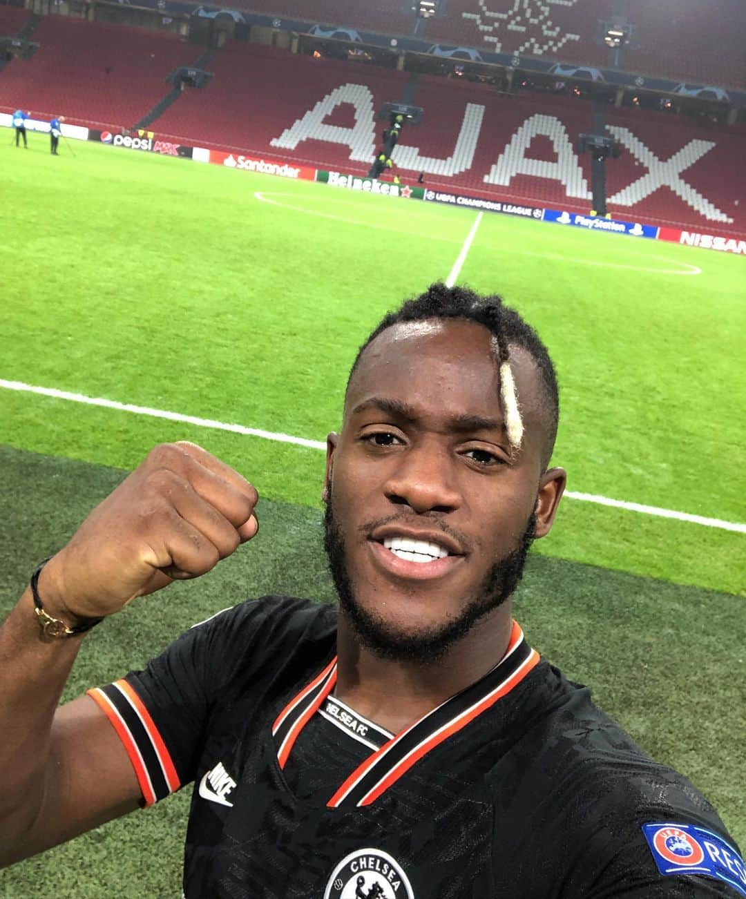 チェルシーFCさんのインスタグラム写真 - (チェルシーFCInstagram)「Ajax conquered. 💪 #CFC #Chelsea #AJACHE」10月24日 4時12分 - chelseafc