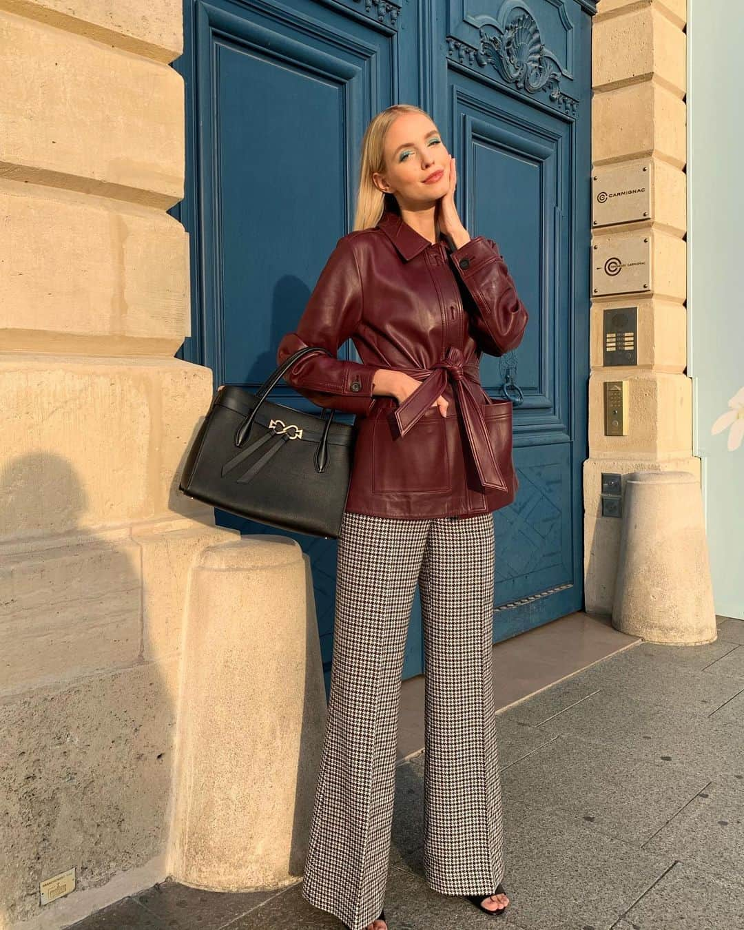 レオニー・ハンネさんのインスタグラム写真 - (レオニー・ハンネInstagram)「Autumn sun @katespadeny. 🍷 Anzeige/Ad #LoveInSpades #KateSpade」10月24日 4時43分 - leoniehanne