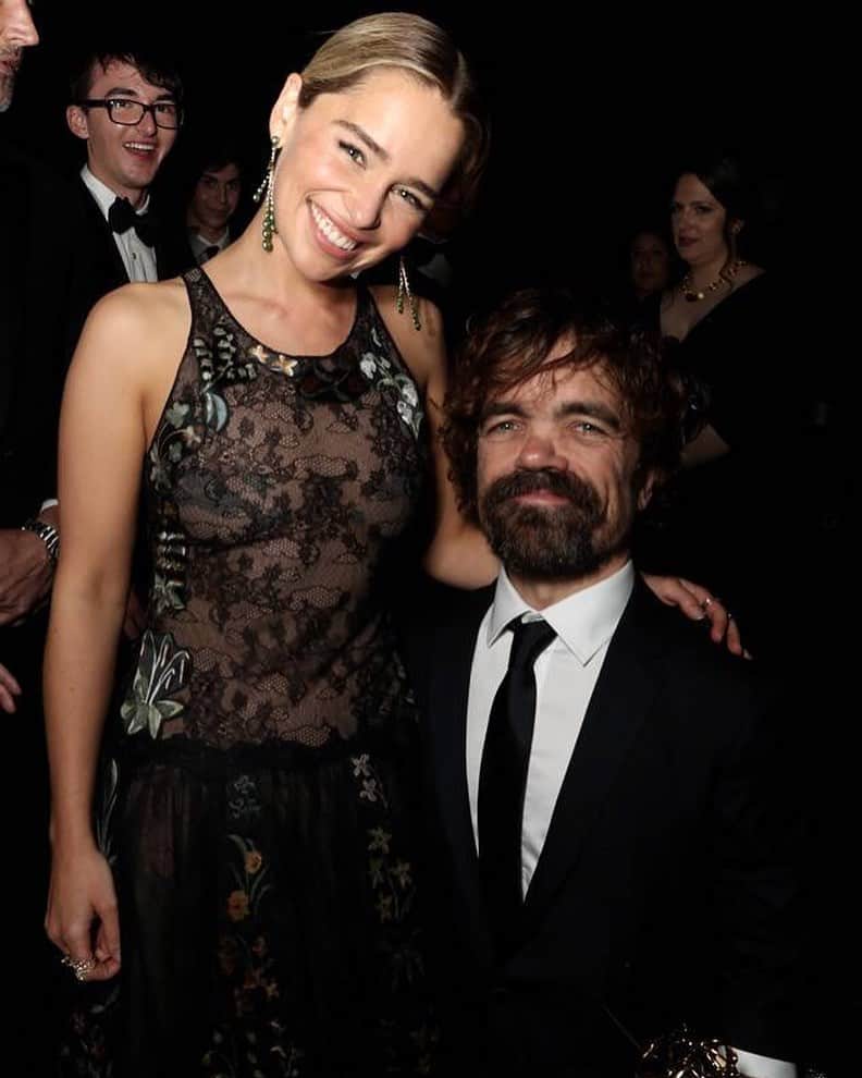 ピーター・ディンクレイジのインスタグラム：「Happy birthday, Emilia Clarke! 🎈🎉」