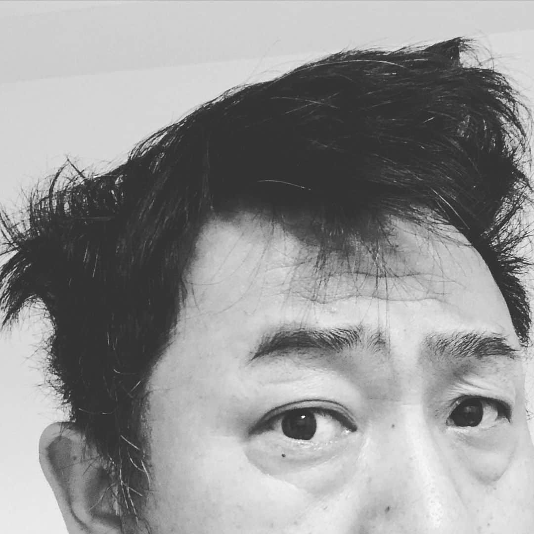 岩本勉さんのインスタグラム写真 - (岩本勉Instagram)「なんでですのんψ(｀∇´)ψ#寝起きワシ」10月24日 5時18分 - gun18gun18