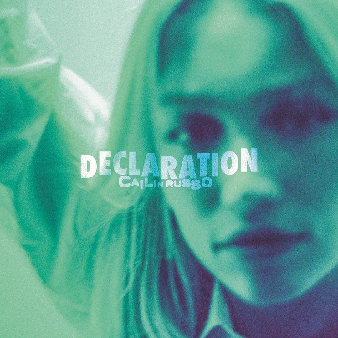 ケイリン・ルッソのインスタグラム：「Last year was the most emotionally exhausting year of my life~ I guess we start here  Part 1 of the drama  Presave for Friday」