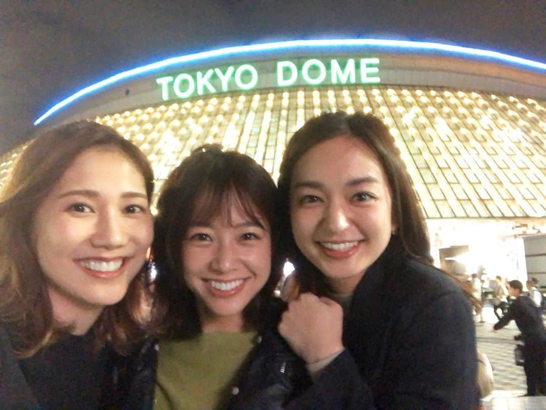 中川絵美里さんのインスタグラム写真 - (中川絵美里Instagram)「⚾︎ 今季のプロ野球、全日程が終了！ ホークス、日本一おめでとうございます🏆👏 今年は4球団取材に行かせていただき、巨人に関してはキャンプから毎月インタビュー、報知でもコラムを担当させていただくなどヴィーナス卒業後、一番深く関わることのできたシーズンでした！  そんな年に5年ぶりの優勝や長いシーズンを最後まで見届けられて本当に嬉しかったです。  写真は取材先での頼もしいお姉様方！！ ゆっくり打ち上げ希望🍺🙋‍♀️ #プロ野球#取材 #going#後藤晴菜 アナ #週刊ジャイアンツ#春輝 さん」10月24日 6時44分 - emiri_nakagawa