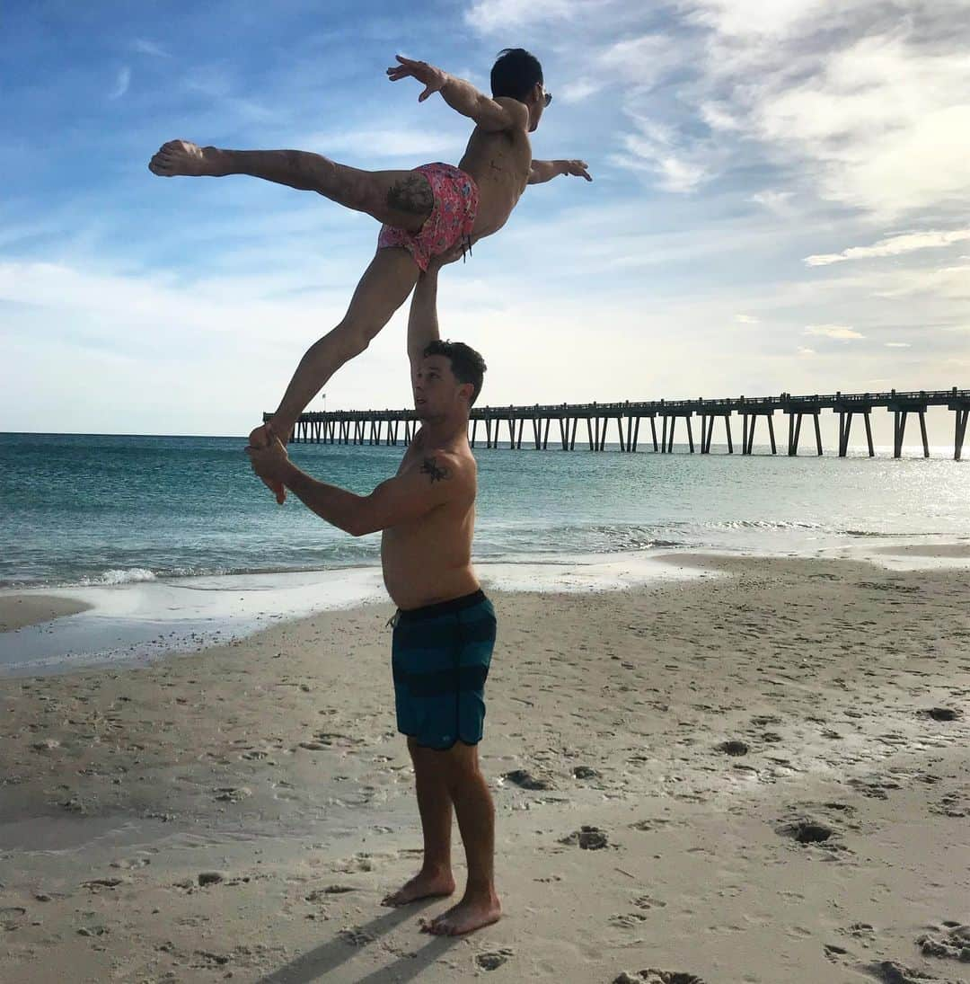 ジェレミー・テンのインスタグラム：「Unofficially the back-up for all the  pair girls and Lei's fourth understudy  #Pensacola #Florida #BeachDays #FigureSkating #Lifts #Sunny #DaysOff #Cirque」