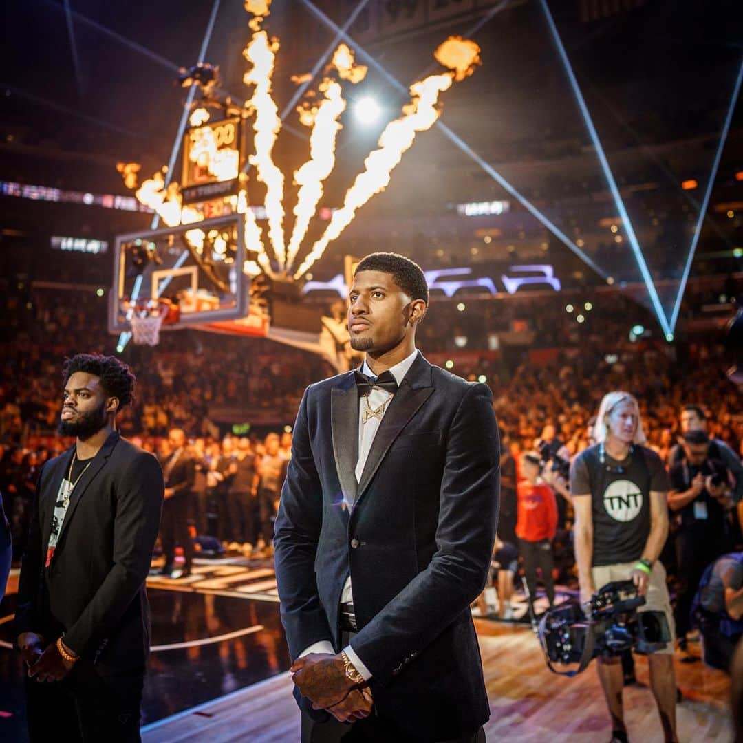 ポール・ジョージのインスタグラム：「Thru my best threads on to watch my boys! @m1ss_t33 @regiphenom」