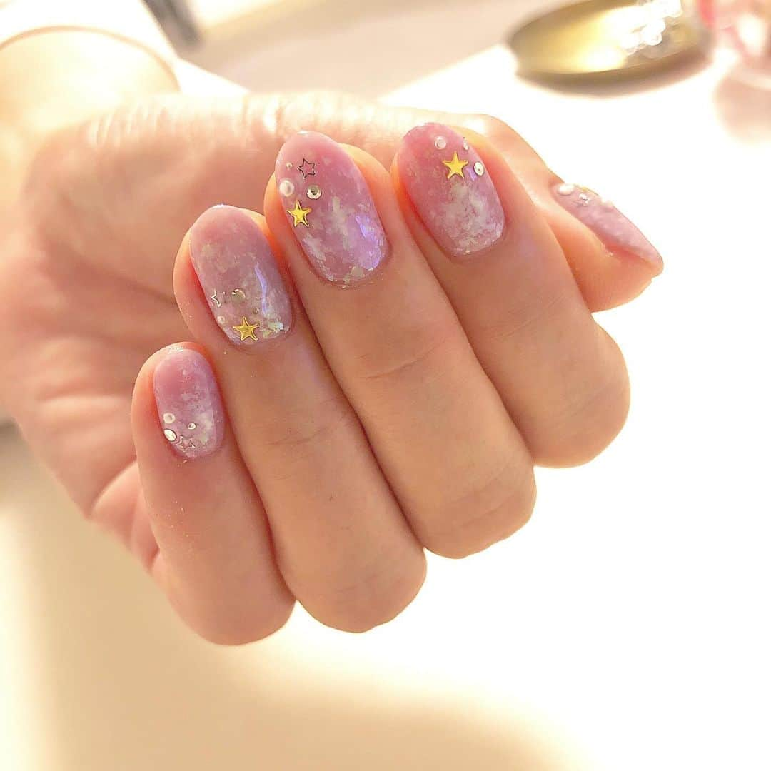 Kana Kobayashiさんのインスタグラム写真 - (Kana KobayashiInstagram)「#ホログラム #purple #キラキラ #stars #nails #ネイル #Anela #青山」10月24日 8時28分 - anela_kana