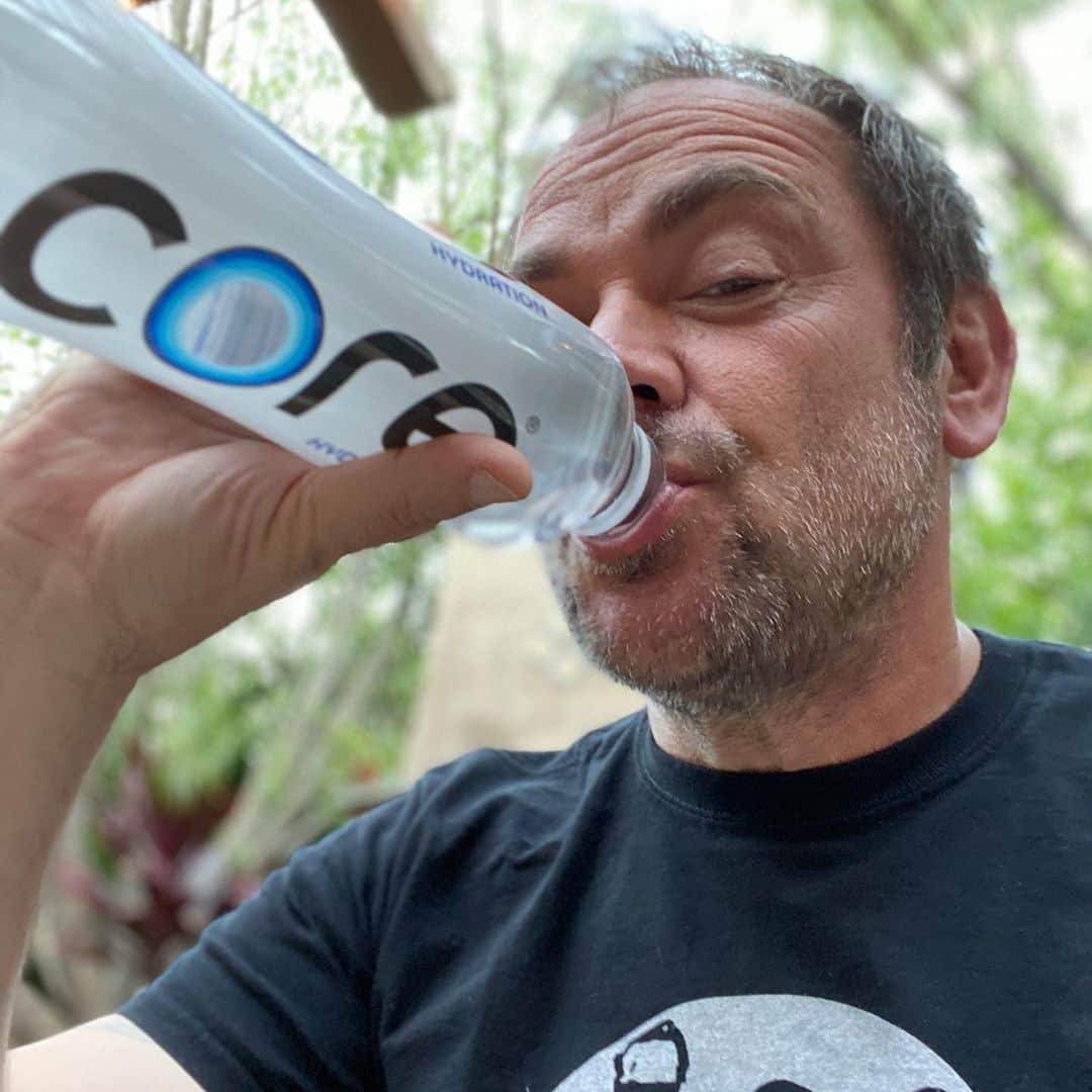 マーク・シェパードさんのインスタグラム写真 - (マーク・シェパードInstagram)「Bottled water is just bottled water....unless it’s @core - my kids turned me on to the best tasting water on the market. #spnfamily」10月24日 9時31分 - realmarksheppard