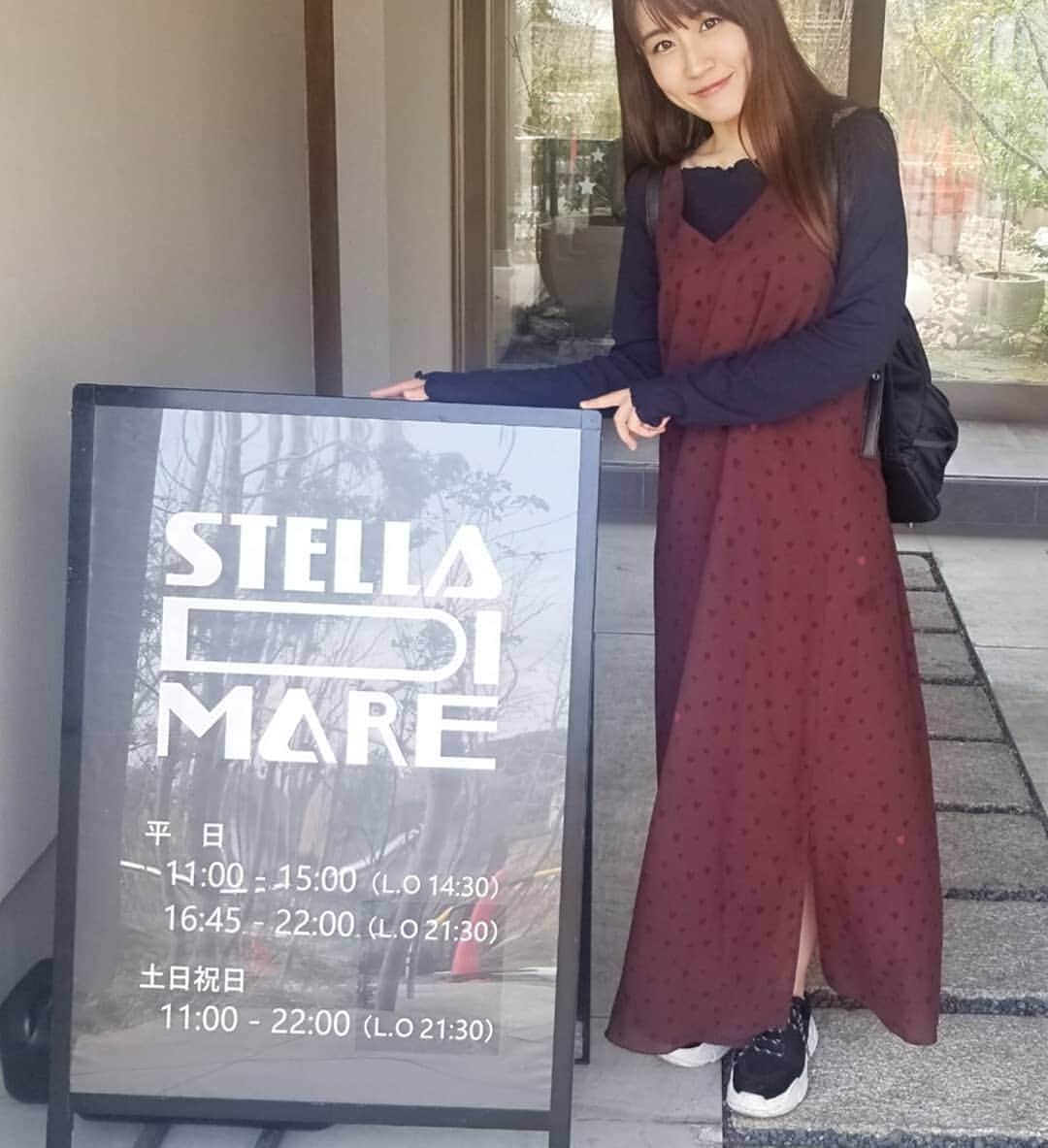 のインスタグラム：「ランチはステラディマーレさんにて窯焼きのピザ🍕﻿ モチモチしていてぺろり😋﻿ ﻿ 店内もすごくお洒落です🌸🌸﻿ ﻿ ケーキも美味しくてカフェでも利用できます☕﻿ 里見の湯が隣にあるので美味しく食べてお風呂にも入って帰れるので幸せたくさんな気持ちになれます❤️﻿ ﻿ STELLA DI MARE﻿ 〒294-0048 千葉県館山市下真倉３１０−１﻿ ﻿ ﻿ ﻿ #千葉県#館山市#たてやま#ピザ#ステラディマーレ#stelladimare#ピザ窯#カフェ#ケーキ#里見の湯#お風呂#pizza」