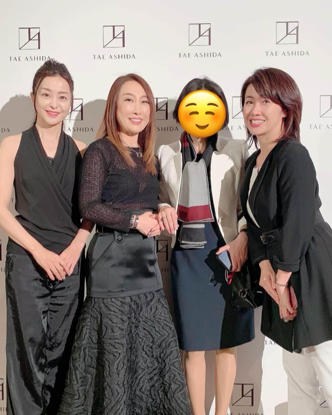大桃美代子さんのインスタグラム写真 - (大桃美代子Instagram)「TAE ASHIDAさんのコレクションへ。  華やかな美しさにメンズも登場。  絵画的要素が盛り込まれた2020春夏コレクション。  素敵でした。。。 みなさま、良い一日を✨  #TAEASHIDA # COLLECTION#東京ファッションウィーク#fashion」10月20日 12時53分 - miyoko_omomo
