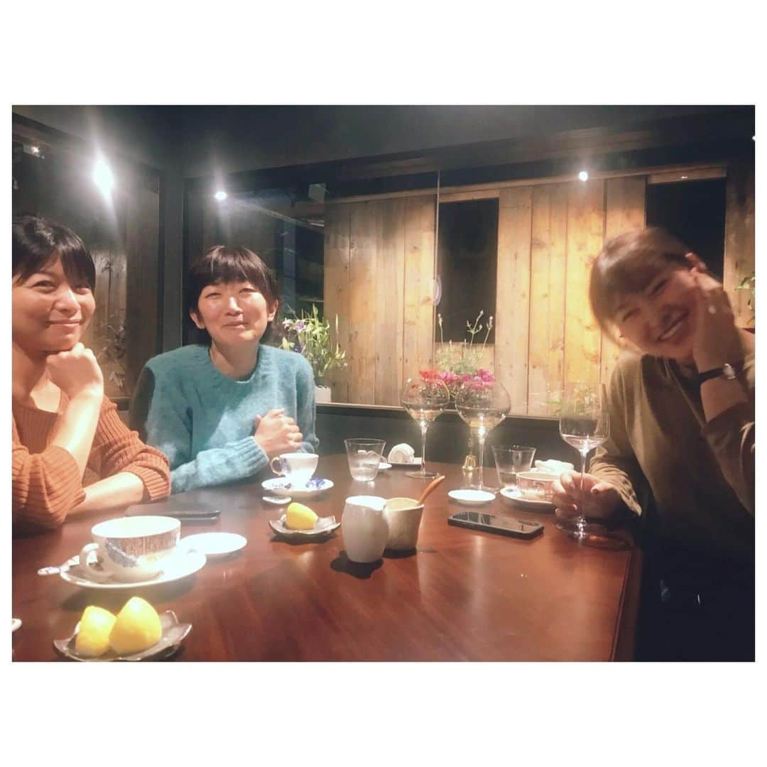 村上佳菜子さんのインスタグラム写真 - (村上佳菜子Instagram)「. . . "弱々しいポーズの会" . . たのしかった。 . . . @kawamura_emiko  #エミ子さん #まなさん #村上佳菜子」10月20日 12時55分 - kanako_m_official