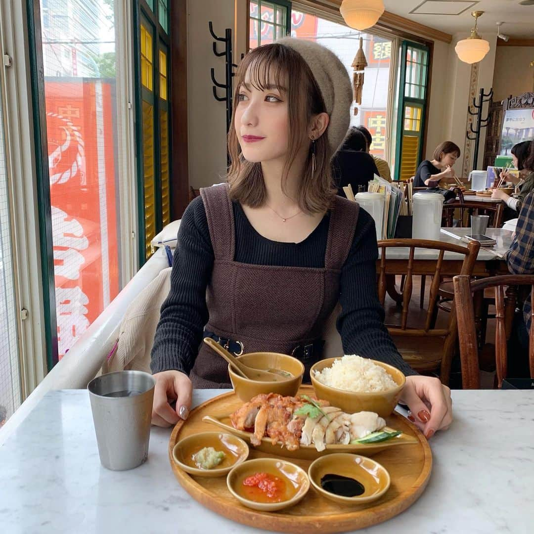 伊藤愛真さんのインスタグラム写真 - (伊藤愛真Instagram)「. カメラ向けられるとすぐ横向くやつ . シンガポール🇸🇬」10月20日 13時40分 - __emagram