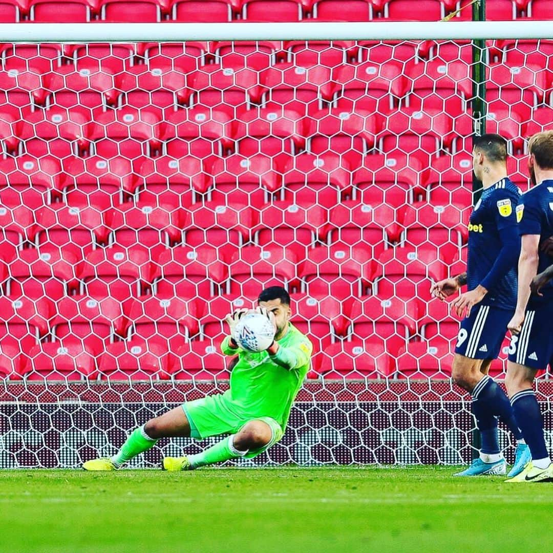 アダム・フェデリチさんのインスタグラム写真 - (アダム・フェデリチInstagram)「3 points and clean sheet definitely makes up for the rugby this morning 🤦🏻‍♂️ ( also a very cheeky kid in the last pic 😂)」10月20日 5時08分 - federici32