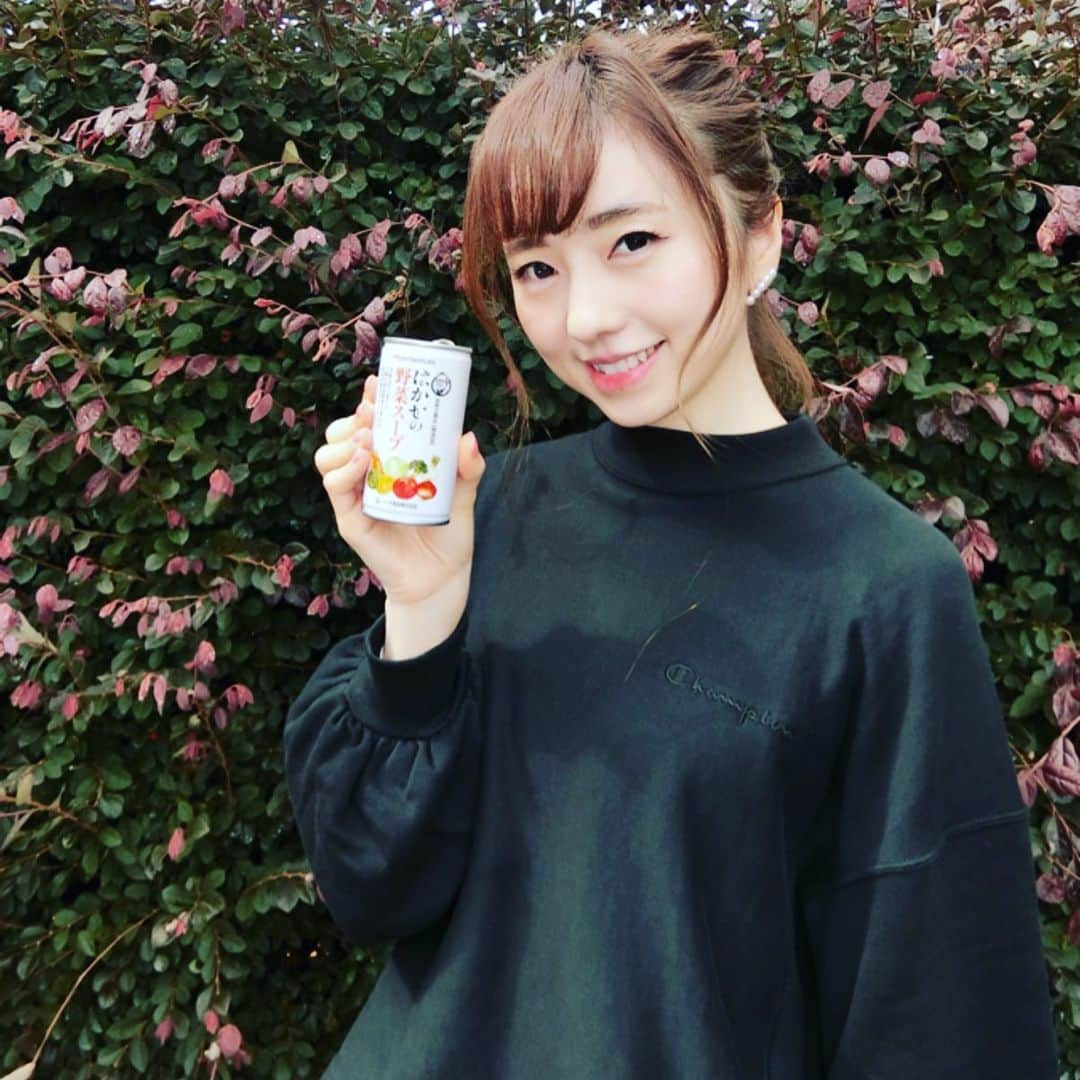 早川愛さんのインスタグラム写真 - (早川愛Instagram)「寒くなってくると﻿ まいにちスープ💗﻿ ﻿ これは栄養たっぷりのファイトケミカルがとれる﻿ はかせの野菜スープ🥦🍅🎃🥕🥬💕💕﻿ ﻿ 煮汁もとれて﻿ 腸で吸収されやすい﻿ メディカルスープでもあるんだって❣️﻿ ﻿ 味はね、野菜ジュースではなくて﻿ ちゃんとスープなの😲❣️﻿ ﻿ 私はコンソメと豆乳をいれて飲んでるよ😋﻿ 博士の似顔絵つき👨‍🎓✨✨﻿ ﻿ ﻿ ﻿ @betafuga﻿ #野菜スープ﻿ #スープ活﻿ #はかせの野菜スープ﻿ #メディカルスープ﻿ #ベータ食品﻿ #ファイトケミカル﻿ #抗酸化物質﻿ #PR」10月20日 7時05分 - megumegu_1006