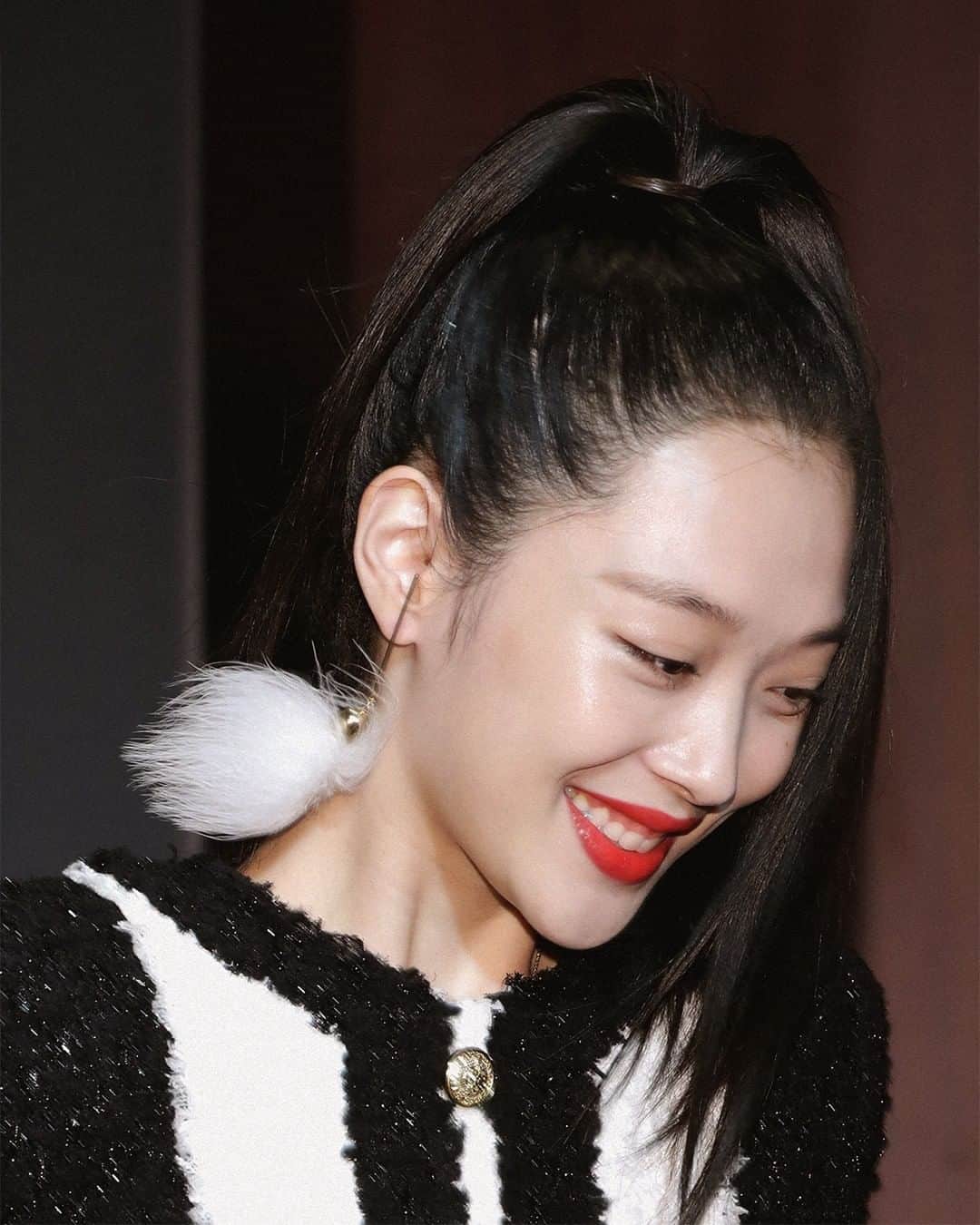 HYPEBEASTさんのインスタグラム写真 - (HYPEBEASTInstagram)「@hypebae: Fans and insiders of the K-pop industry are still in shock following Sulli’s tragic death that happened on October 14. So what can the K-pop star's passing tell us about mental health in the age of social media? Click the link in bio for the full story.⁠ Photo: Han Myung-Gu/WireImage/Getty Images」10月20日 7時25分 - hypebeast